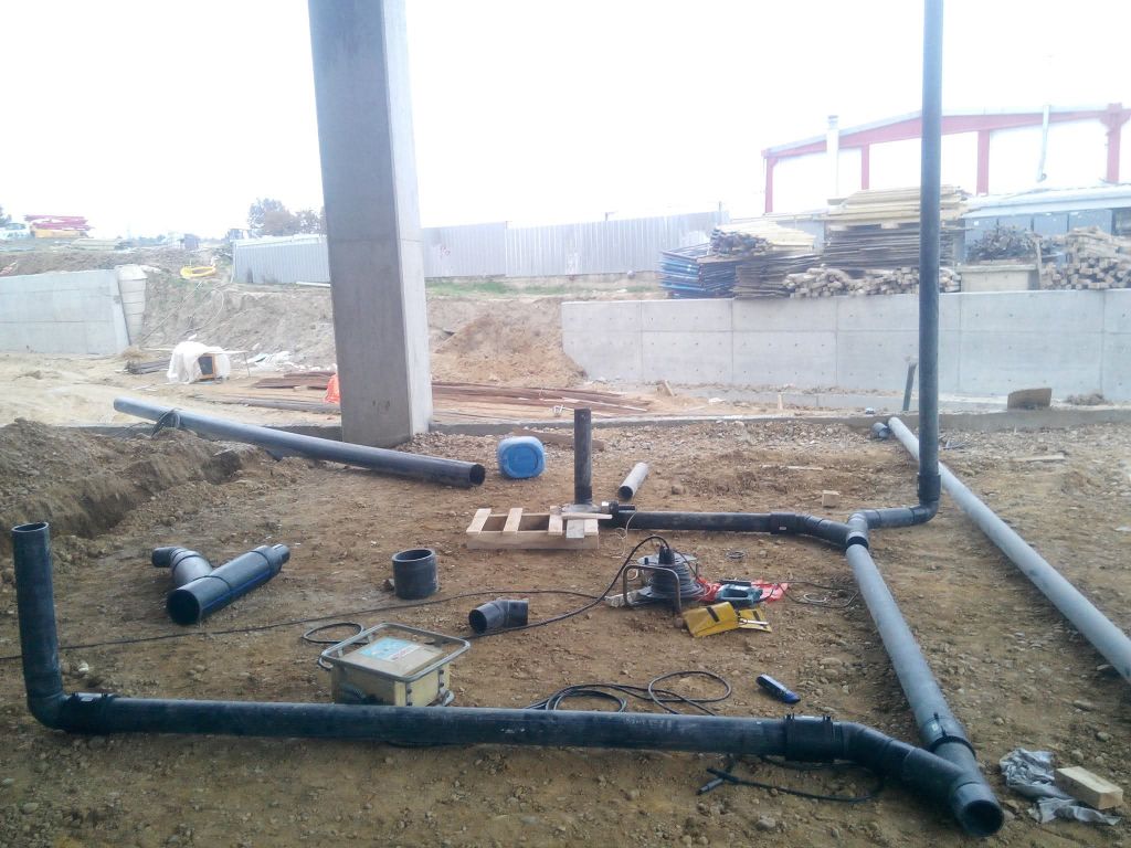 Atıksu arıtma tesisi boru montajı